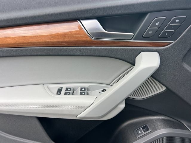 2023 Audi Q5 45 S line Premium quattro