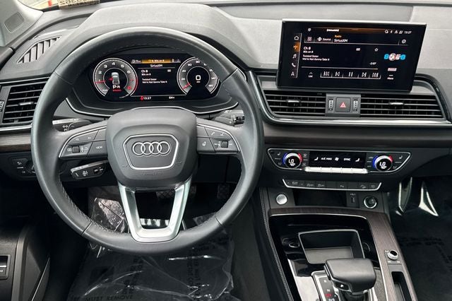 2023 Audi Q5 45 S line Premium quattro