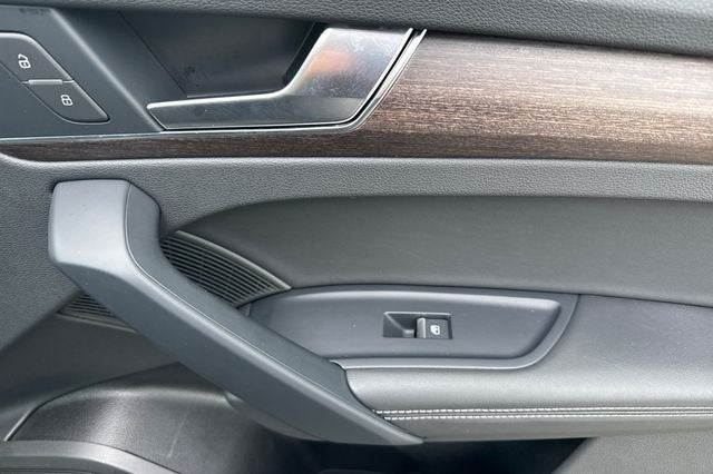 2023 Audi Q5 45 S line Premium quattro