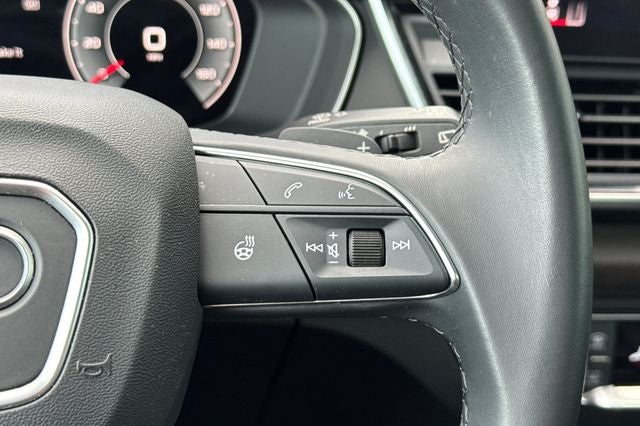 2023 Audi Q5 45 S line Premium quattro