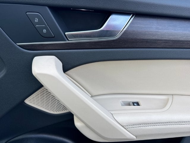 2023 Audi Q5 45 S line Premium Plus quattro