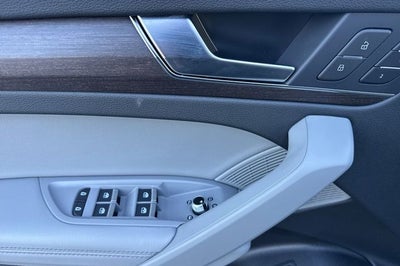 2023 Audi Q5 45 S line Premium quattro