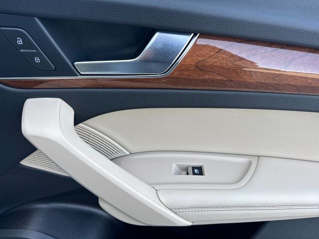 2023 Audi Q5 45 S line Premium quattro
