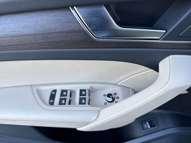 2023 Audi Q5 45 S line Premium quattro