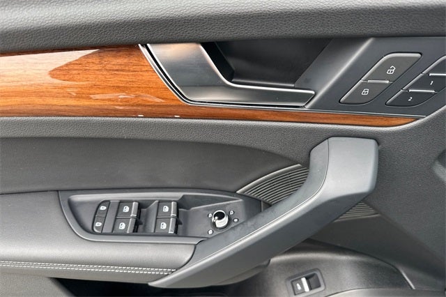 2023 Audi Q5 45 S line Prestige quattro