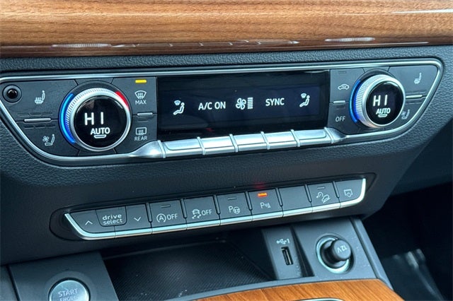 2023 Audi Q5 45 S line Prestige quattro