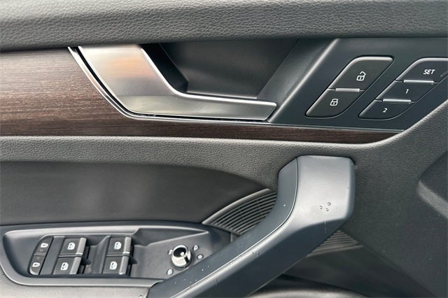 2023 Audi Q5 45 S line Prestige quattro