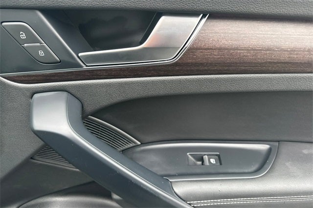 2023 Audi Q5 45 S line Prestige quattro