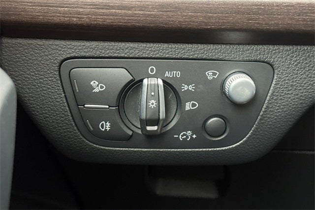 2023 Audi Q5 45 S line Prestige quattro