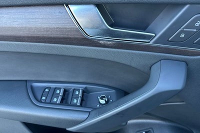 2023 Audi Q5 45 S line Premium quattro