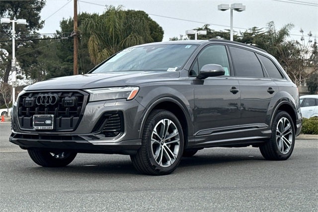 2025 Audi Q7 45 Premium Plus quattro