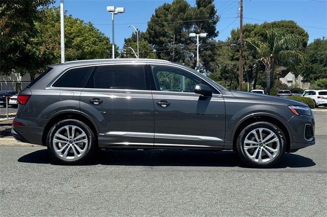 2025 Audi Q7 45 Premium Plus quattro