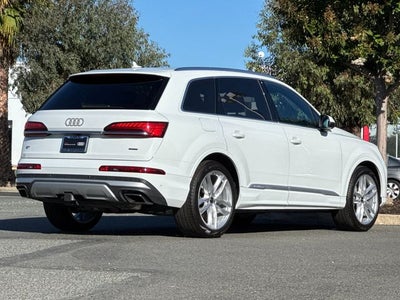 2025 Audi Q7 55 Premium Plus quattro