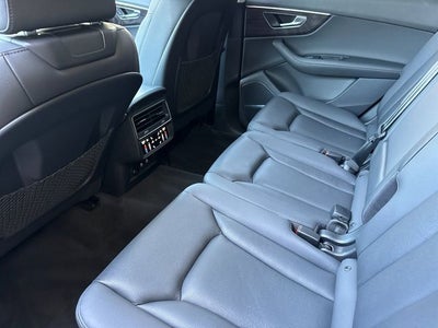 2023 Audi Q7 55 Prestige quattro