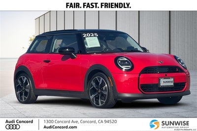 2025 MINI Cooper S Iconic