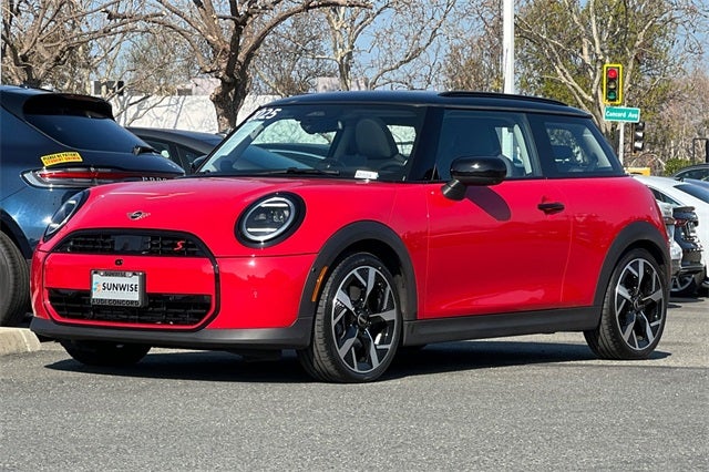 2025 MINI Cooper S Iconic