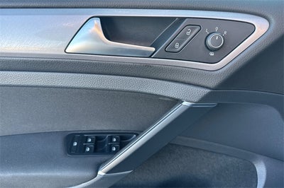 2016 Volkswagen e-Golf SE