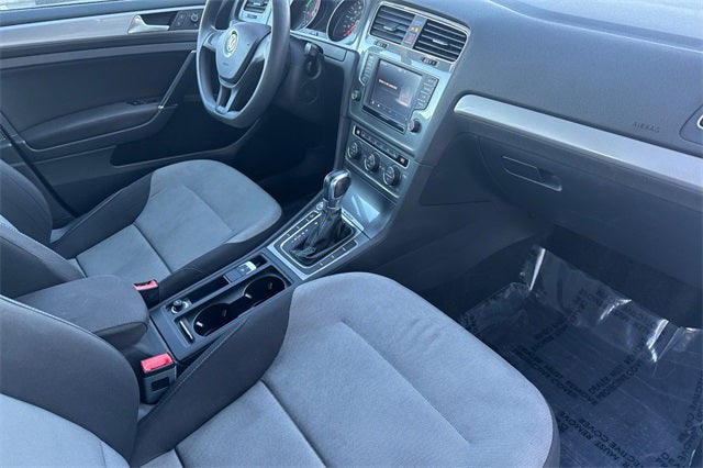 2016 Volkswagen e-Golf SE