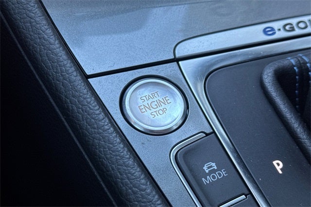 2016 Volkswagen e-Golf SE