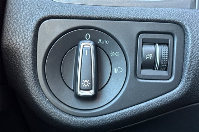 2016 Volkswagen e-Golf SE