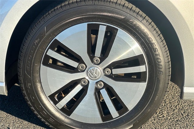 2016 Volkswagen e-Golf SE
