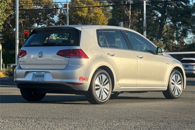 2016 Volkswagen e-Golf SE