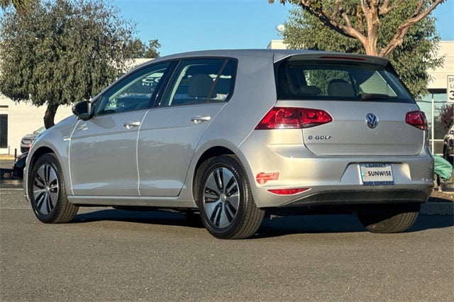2016 Volkswagen e-Golf SE