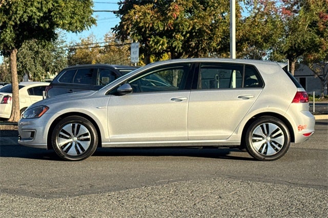 2016 Volkswagen e-Golf SE