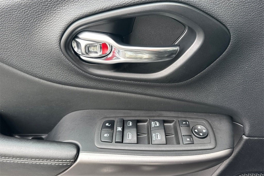 2022 Jeep Cherokee Latitude Lux