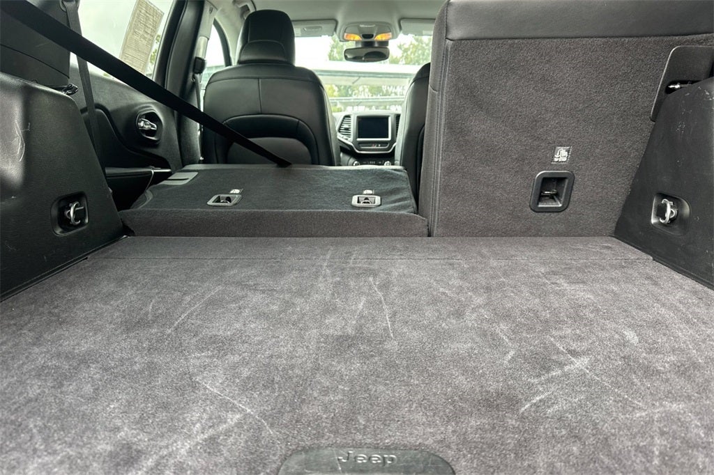 2022 Jeep Cherokee Latitude Lux