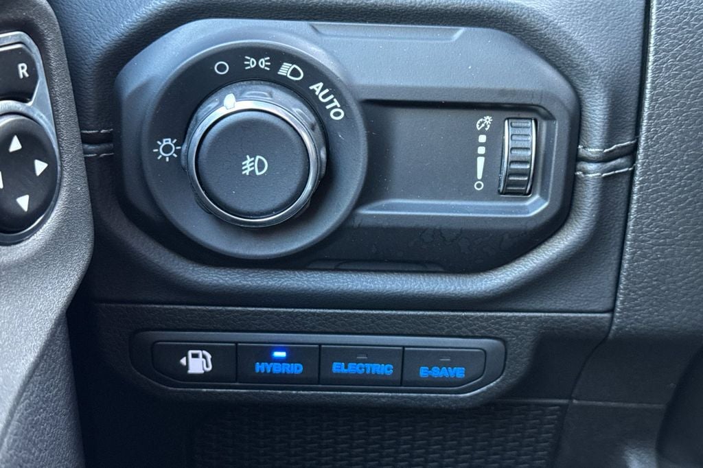 2024 Jeep Wrangler Sahara 4xe