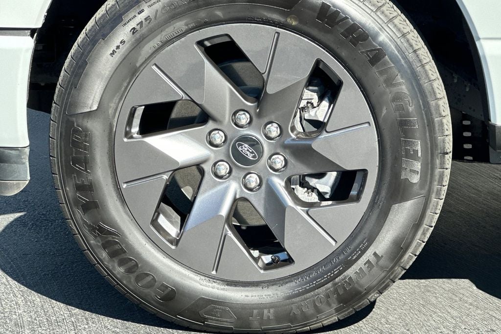 2024 Ford F-150 Lightning Flash