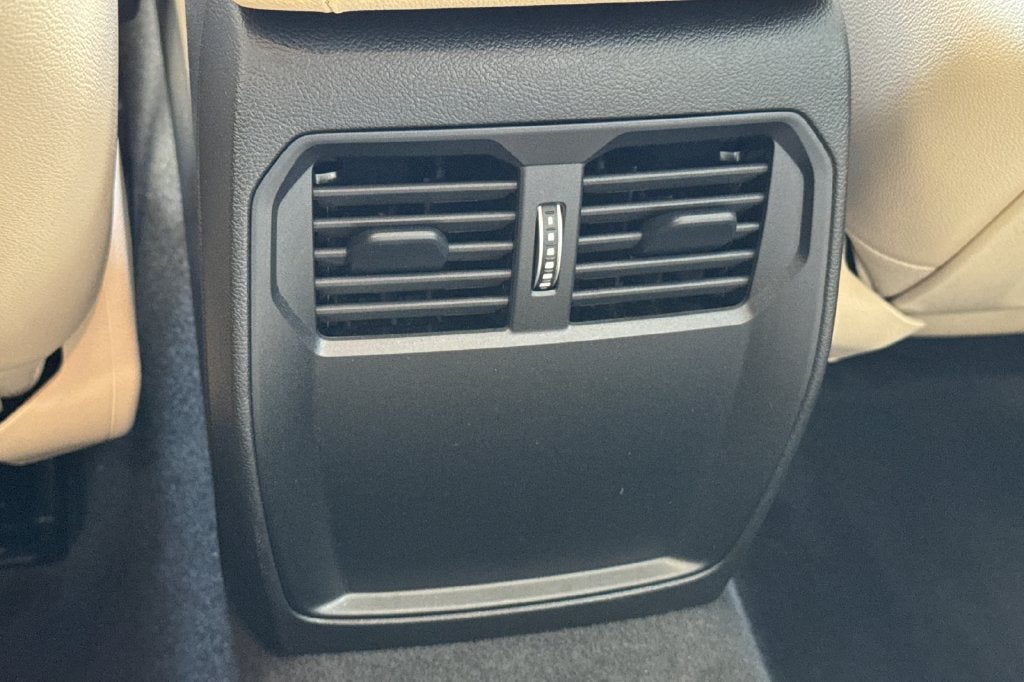 2025 BMW 2 Series 230i