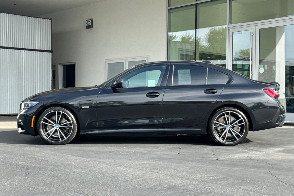 2022 BMW 3 Series 330e iPerformance