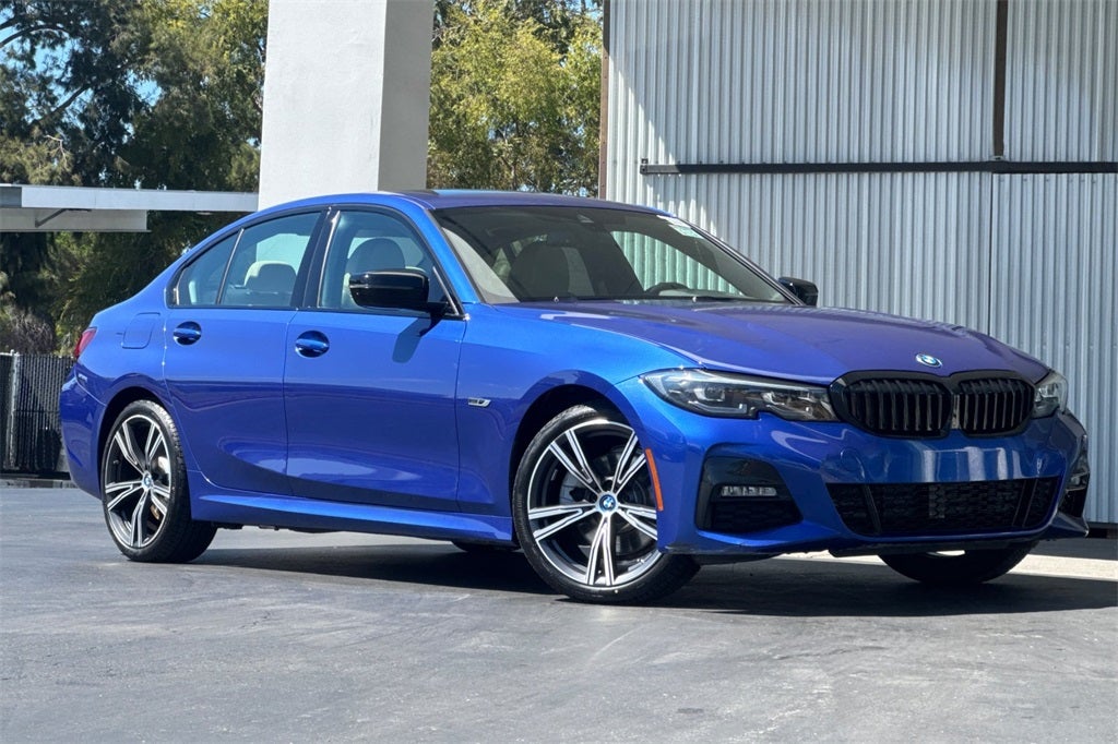 2022 BMW 3 Series 330e iPerformance