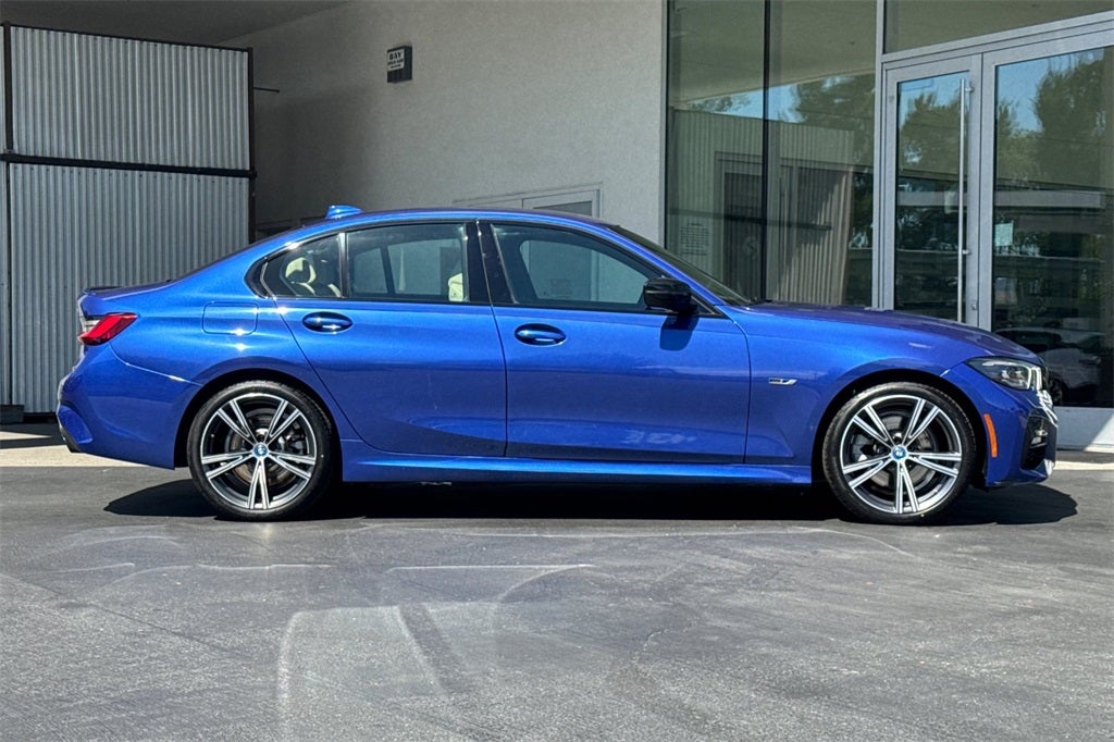 2022 BMW 3 Series 330e iPerformance