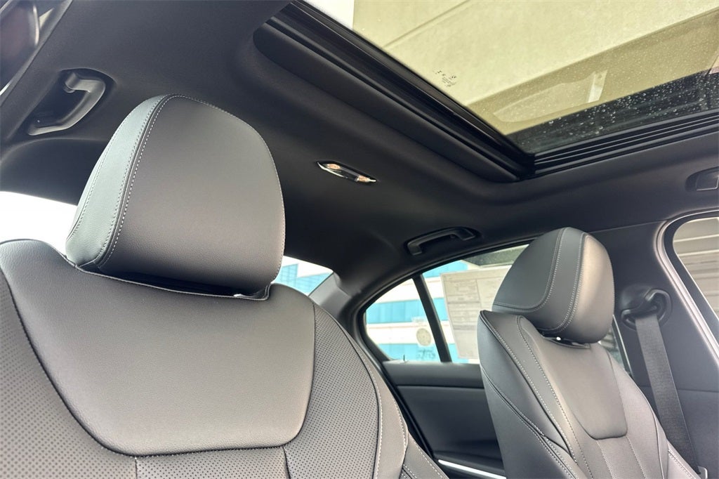 2026 BMW 3 Series 330i