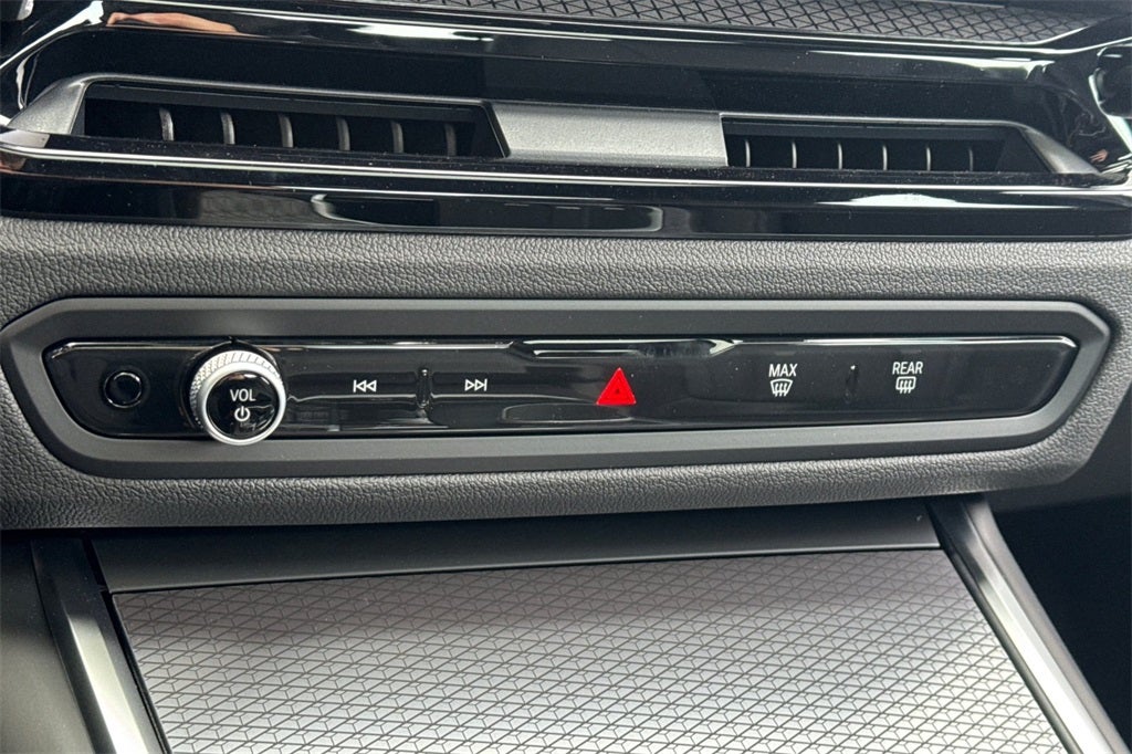 2026 BMW 3 Series 330i