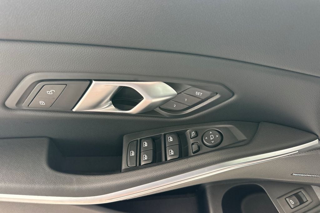 2025 BMW 3 Series 330i