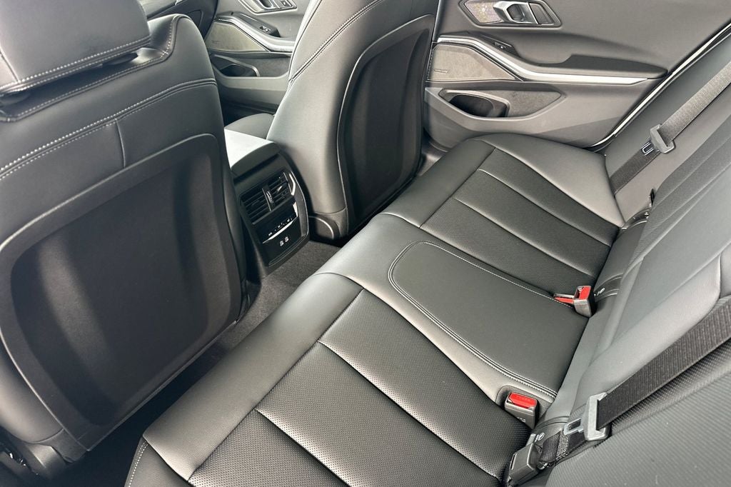 2025 BMW 3 Series 330i