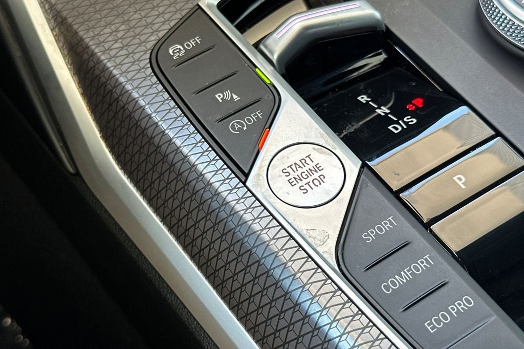 2025 BMW 3 Series 330i