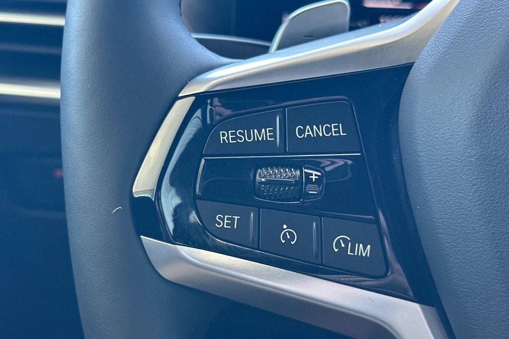 2025 BMW 3 Series 330i