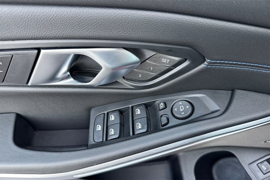 2025 BMW 3 Series 330i