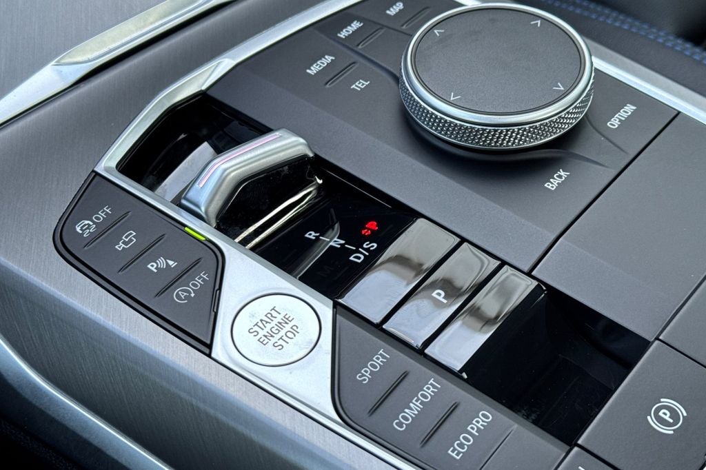 2025 BMW 3 Series 330i