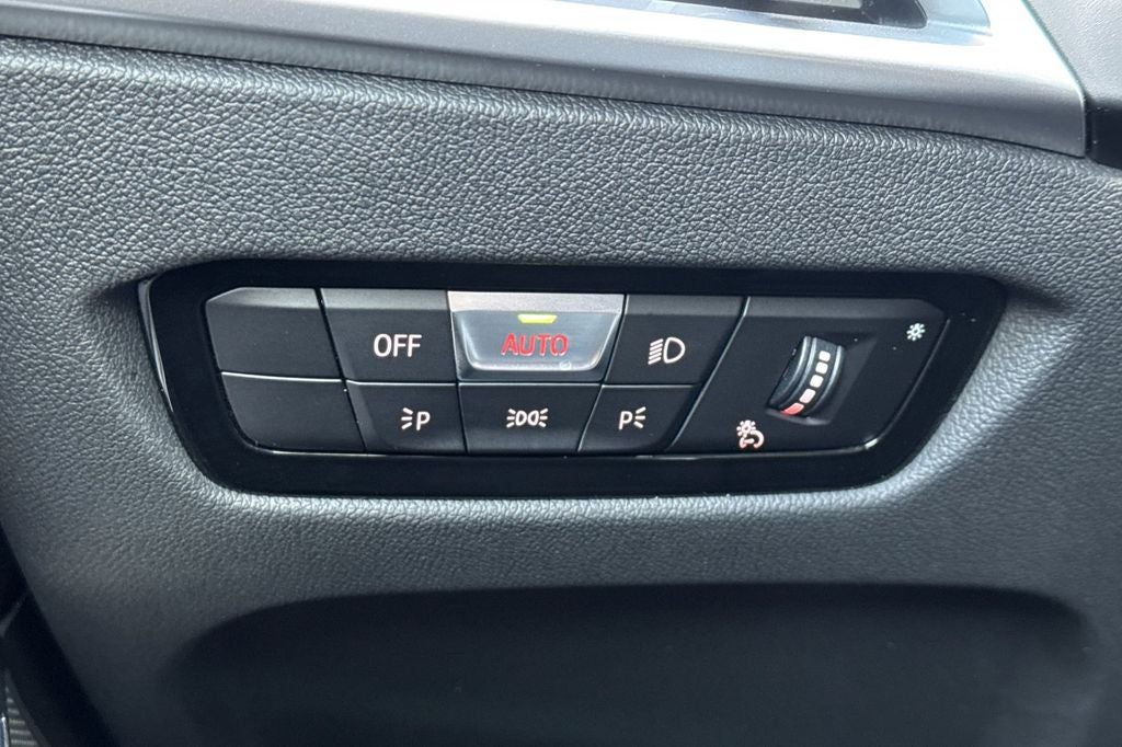 2025 BMW 3 Series 330i