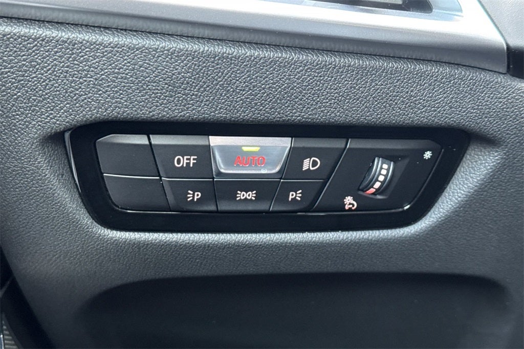 2025 BMW 3 Series 330i