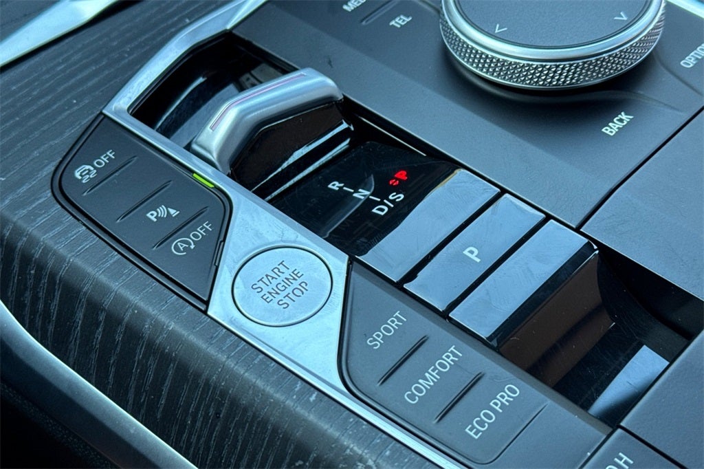 2025 BMW 3 Series 330i