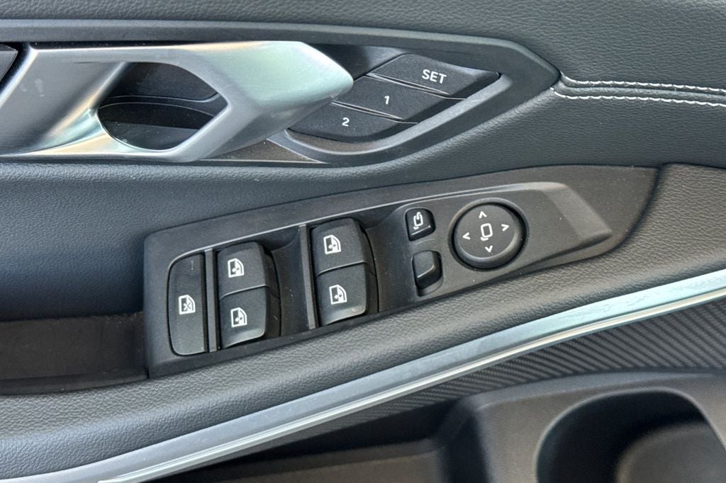 2025 BMW 3 Series 330i