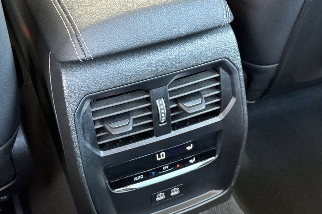 2025 BMW 3 Series 330i