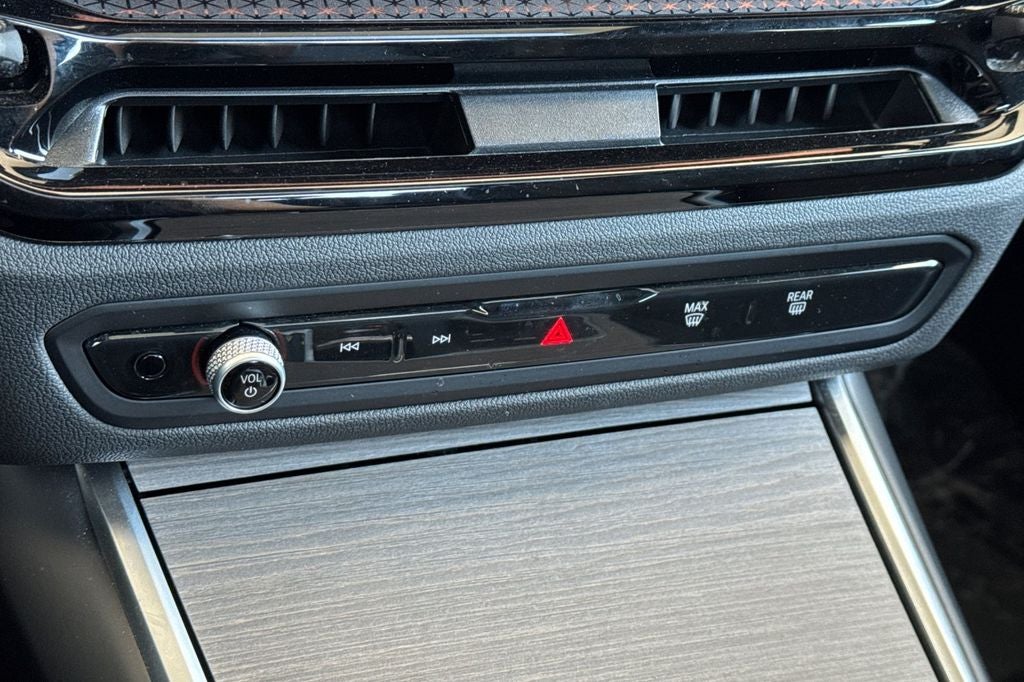 2025 BMW 3 Series 330i